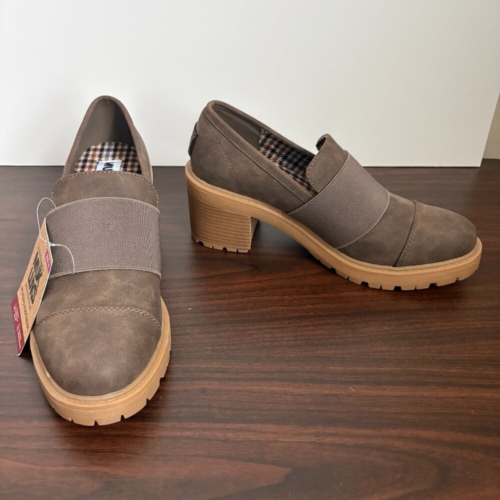 MUK LUKS Women's Lucy Lettie Loafer Brown Slip On Academia Corporate Goth 11
